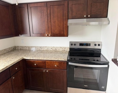 729 Lori Drive - Photo Thumbnail 4