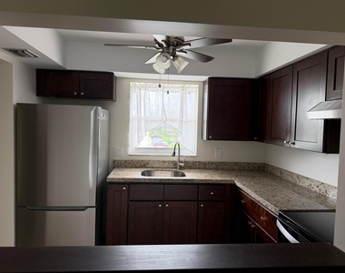 729 Lori Drive - Photo Thumbnail 2