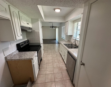 410 E Timberview Lane - Photo Thumbnail 3