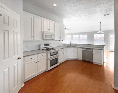 1216 Longhorn Drive - Photo Thumbnail 6