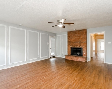 2301 Kingsford Court - Photo Thumbnail 3