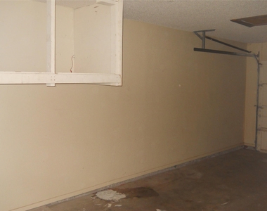 11 Shady Brook Circle - Photo Thumbnail 7