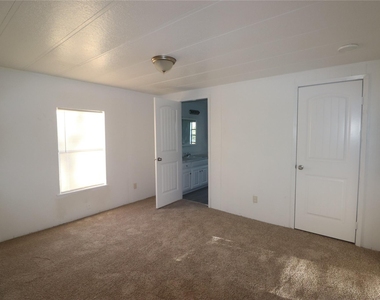 262 County Road 4852 - Photo Thumbnail 9