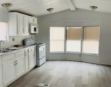 262 County Road 4852 - Photo Thumbnail 4