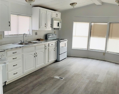 262 County Road 4852 - Photo Thumbnail 2