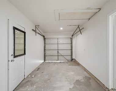 1002 Mardi Gras Lane - Photo Thumbnail 29