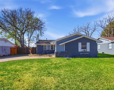 1002 Mardi Gras Lane - Photo Thumbnail 2