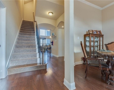 423 Florence Drive - Photo Thumbnail 8