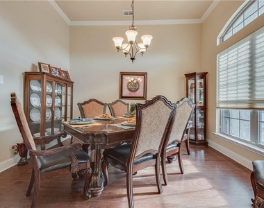 423 Florence Drive - Photo Thumbnail 7