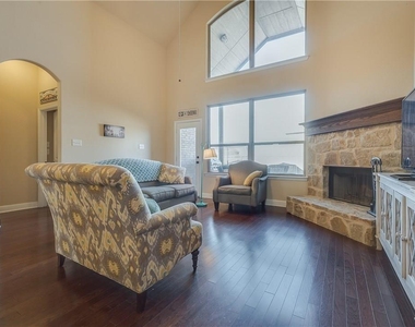 423 Florence Drive - Photo Thumbnail 4