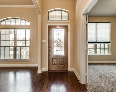 423 Florence Drive - Photo Thumbnail 1