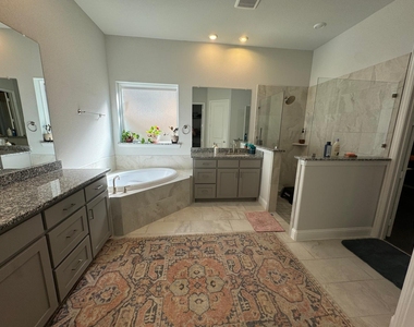 1447 20th Street - Photo Thumbnail 25