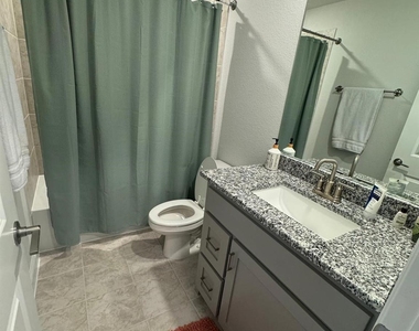1447 20th Street - Photo Thumbnail 3