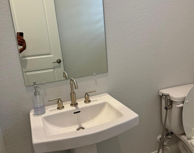 1447 20th Street - Photo Thumbnail 36