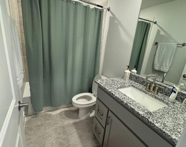 1447 20th Street - Photo Thumbnail 4