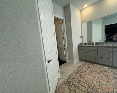 1447 20th Street - Photo Thumbnail 34