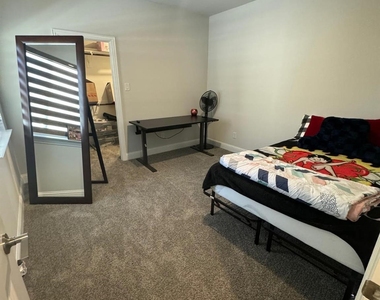 1447 20th Street - Photo Thumbnail 6