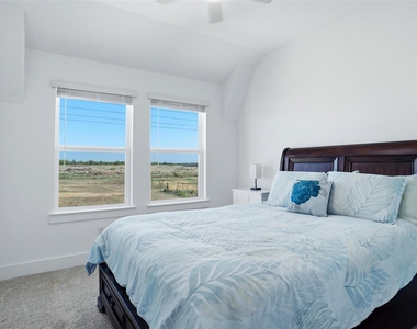 1085 Carnation Drive - Photo Thumbnail 21