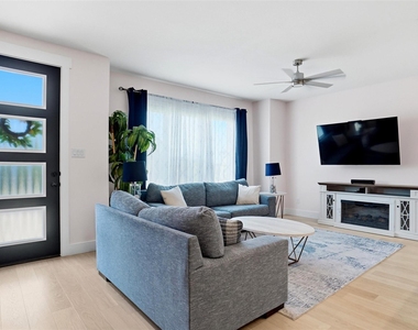 1085 Carnation Drive - Photo Thumbnail 4