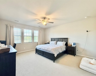 1021 Zachary Way - Photo Thumbnail 26