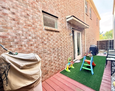 1021 Zachary Way - Photo Thumbnail 29