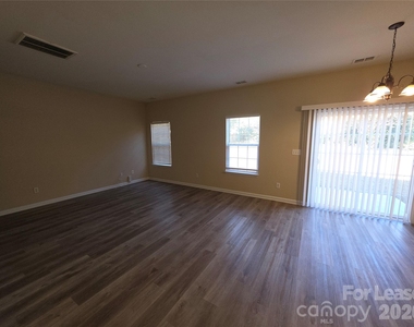 8628 Sedgeburn Drive - Photo Thumbnail 6