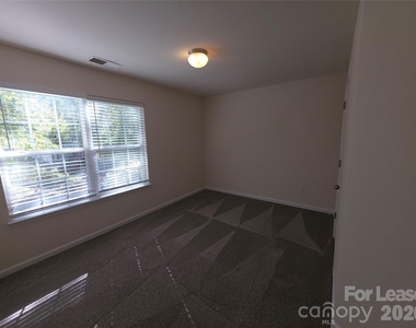 8628 Sedgeburn Drive - Photo Thumbnail 17