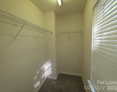 8628 Sedgeburn Drive - Photo Thumbnail 15
