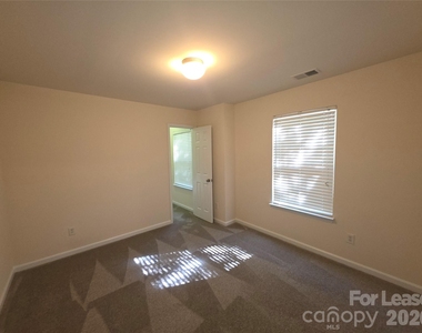 8628 Sedgeburn Drive - Photo Thumbnail 13