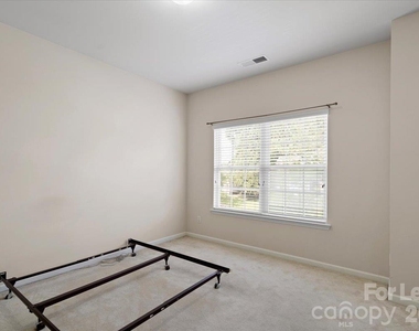15114 Bridle Trace Lane - Photo Thumbnail 4