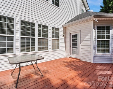 15114 Bridle Trace Lane - Photo Thumbnail 20