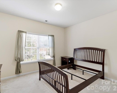 15114 Bridle Trace Lane - Photo Thumbnail 6