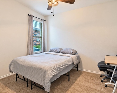 709 Darlington Oak Avenue - Photo Thumbnail 2