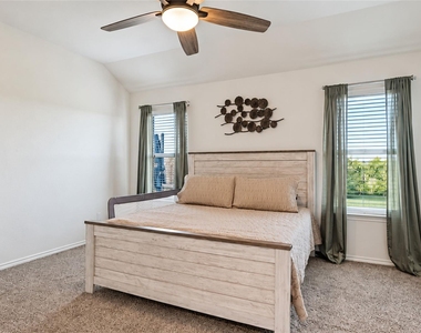 709 Darlington Oak Avenue - Photo Thumbnail 11
