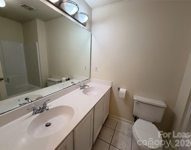 3400 Pasture View Court - Photo Thumbnail 12