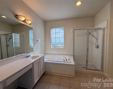 3400 Pasture View Court - Photo Thumbnail 7