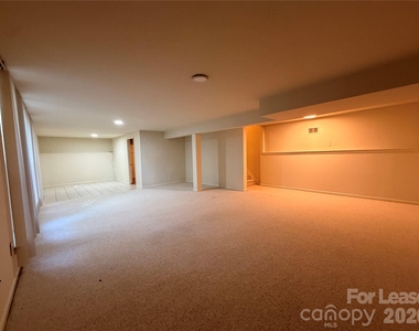 3400 Pasture View Court - Photo Thumbnail 15