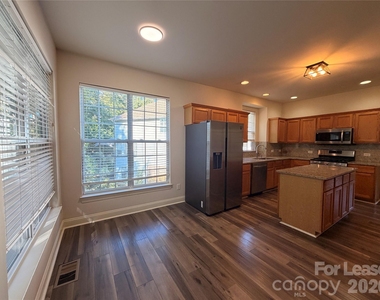3400 Pasture View Court - Photo Thumbnail 4