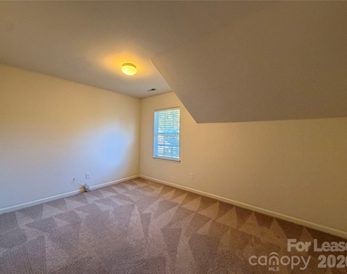 3400 Pasture View Court - Photo Thumbnail 13