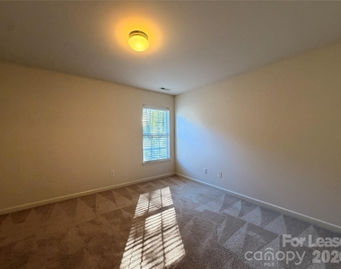 3400 Pasture View Court - Photo Thumbnail 14