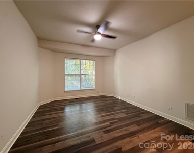 3400 Pasture View Court - Photo Thumbnail 9