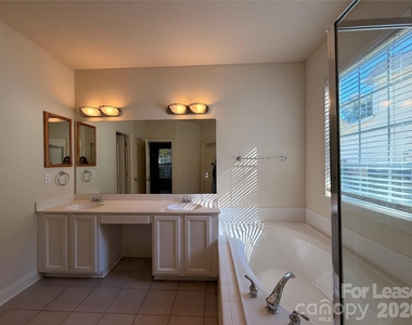 3400 Pasture View Court - Photo Thumbnail 8