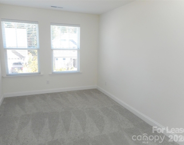 1566 Cedar Tree Drive - Photo Thumbnail 8