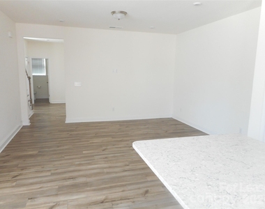 1566 Cedar Tree Drive - Photo Thumbnail 5
