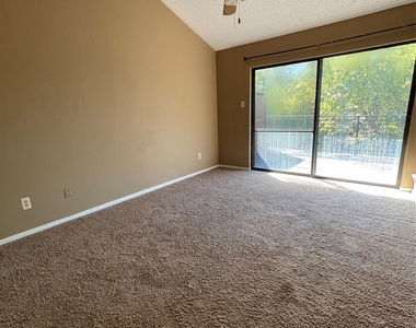 2204 W Park Boulevard - Photo Thumbnail 4