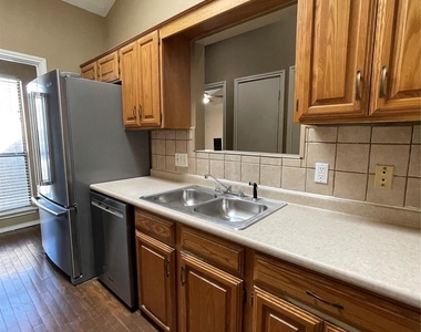 2204 W Park Boulevard - Photo Thumbnail 6