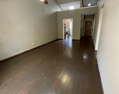 2204 W Park Boulevard - Photo Thumbnail 1