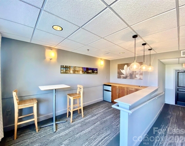1315 East Boulevard - Photo Thumbnail 27