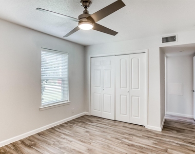5708 Hudson Street - Photo Thumbnail 6