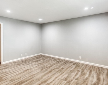 5708 Hudson Street - Photo Thumbnail 5